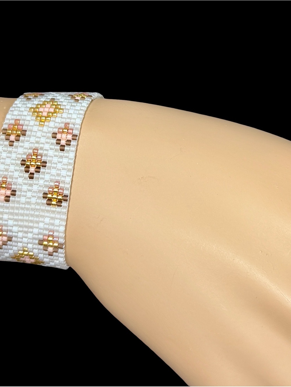 Miyuki delica loom bracelet in white, blush, taupe, and gold - gold plated ends - Picture 4 of 6